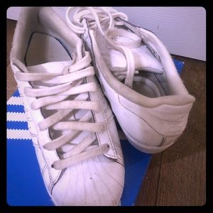 Adidas shell toes size 4